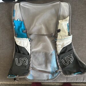 Ultimate Direction Running Vest
